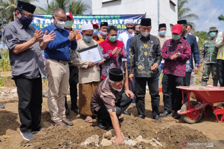 LLDIKTI builds a worship place for flood victims