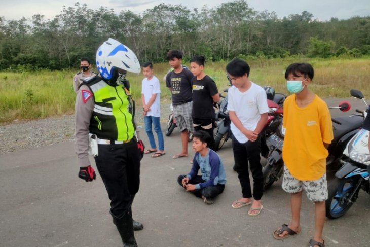 Satlantas Polres Balangan amankan puluhan pengendara motor di bawah umur