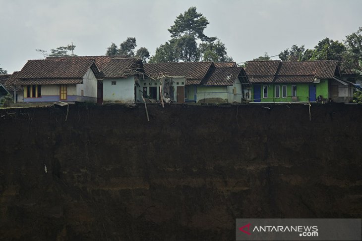 Bencana tanah longsor 