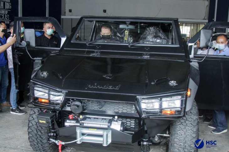 Dukung industri nasional, Bupati Jember terpilih beli mobil Maung Pindad jelang pelantikan