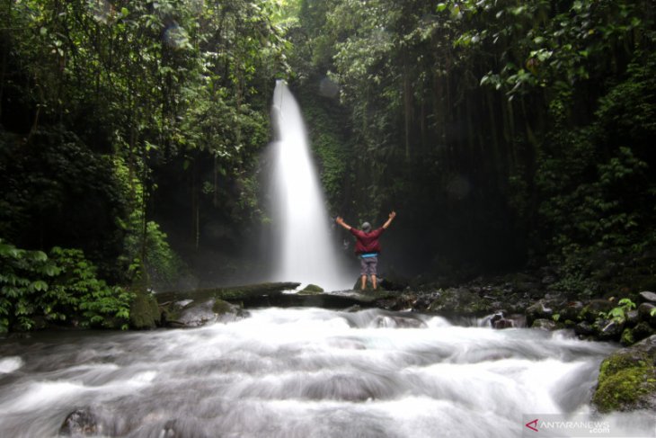 Wisata Air Terjun Telunjuk Raung