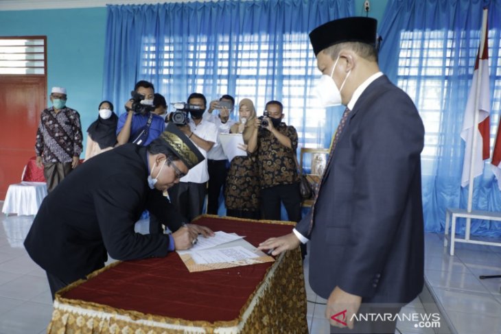 Prof H Tri Harsono dilantik jadi Rektor Unversitas Asahan