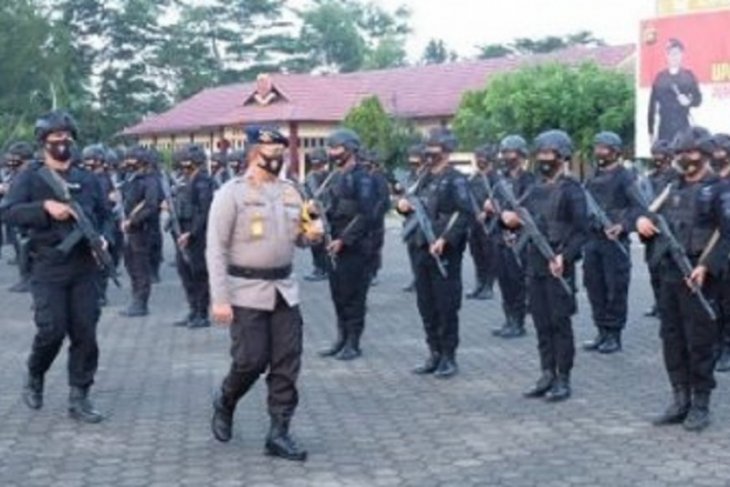 Iptu Robert C Purba pimpin 1 SKK Brimob Jambi bertolak ke Papua