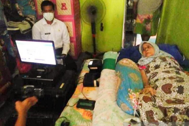 Sabang jemput bola rekam e-KTP warga lansia