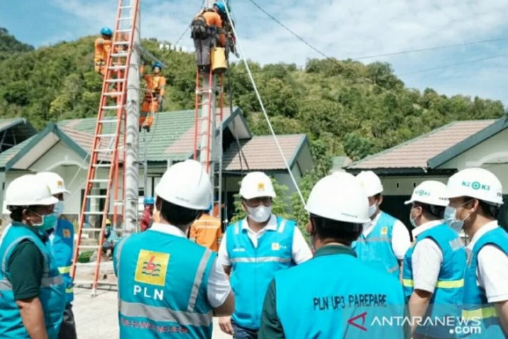 PLN putuskan aliran listrik Disdag dan Satpol PP Makassar karena menunggak