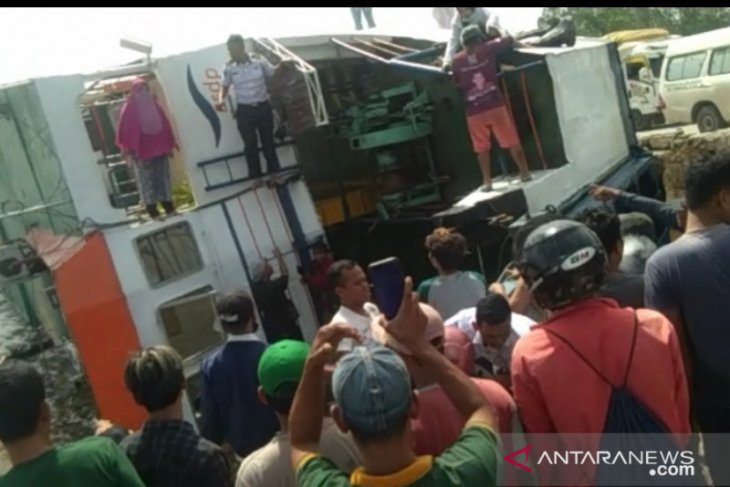 Ini penjelasan ASDP terkait terbaliknya KMP Bili di Dermaga Perigi