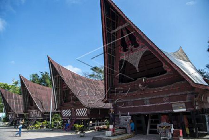Wisata Sigale-gale Samosir