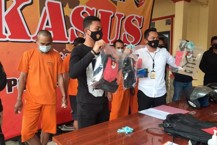 Pencuri modus pecah kaca mobil ini punya cincin khusus, begini penangkapannya