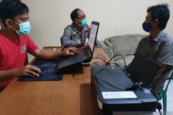 Membuka lahan yang baru dibeli dengan cara dibakar, seorang pria berakhir di kantor polisi