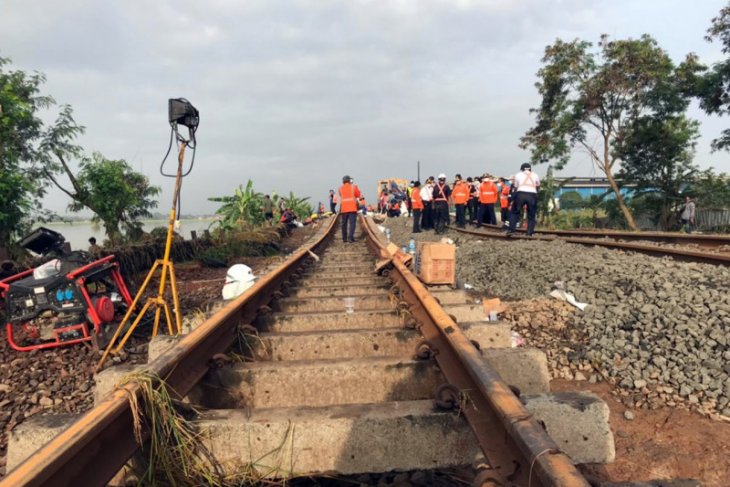 Daop Madiun batalkan enam perjalanan kereta imbas banjir Jakarta
