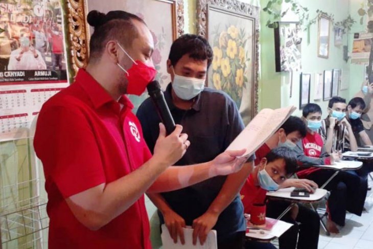 Giring Ganesha bacakan cerpen sapa disabilitas di Surabaya