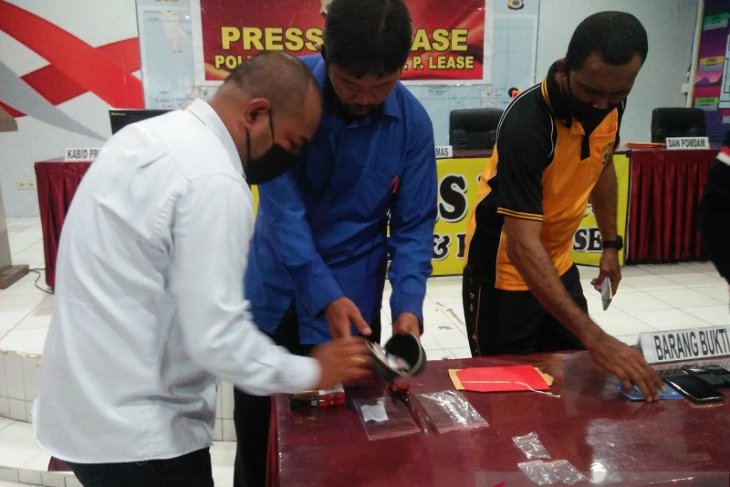 Polisi ciduk dua penjual narkoba jenis sabu