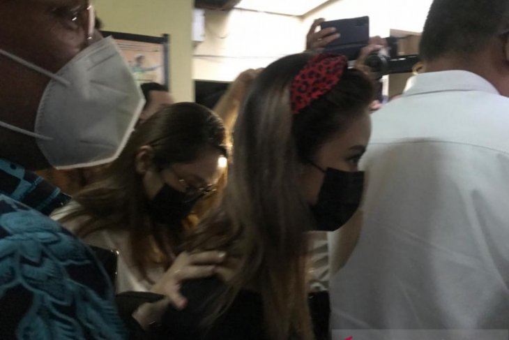 Selebgram Gabriella Larasati akui dirinya pemeran video viral asusila