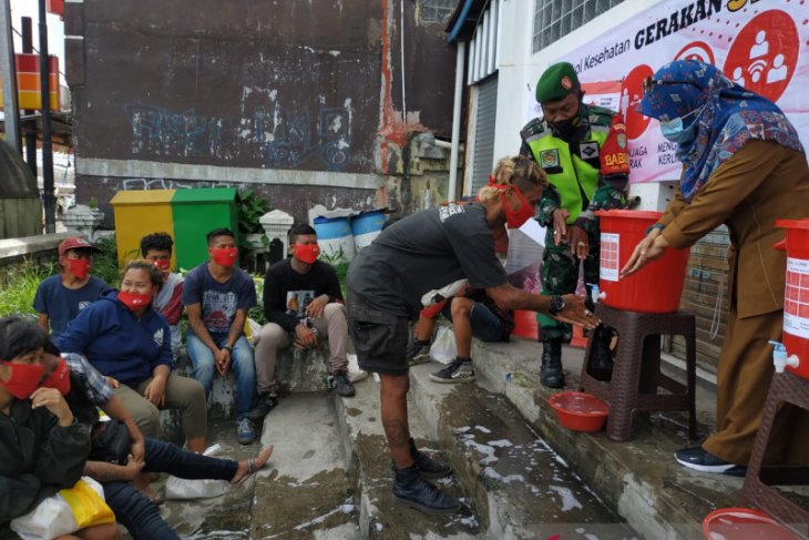 PMI Sukabumi gandeng komunitas Punk dan anak jalanan kampanyekan pencegahan COVID-19