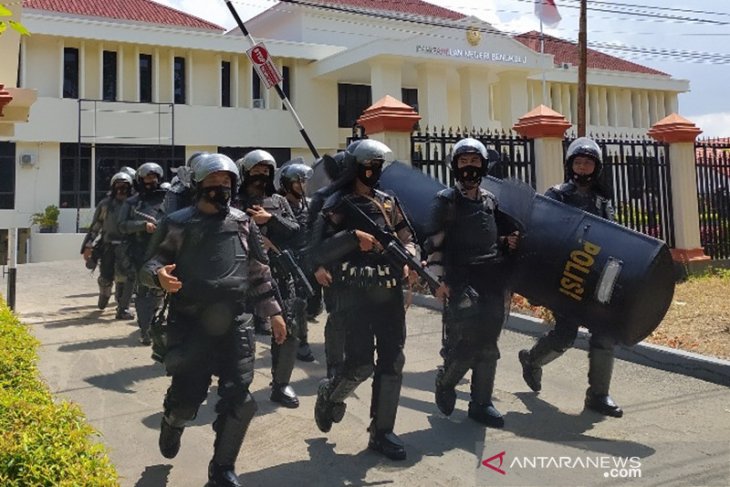 Jalan depan PN Bengkulu ditutup cegah bentrok dua kelompok nelayan