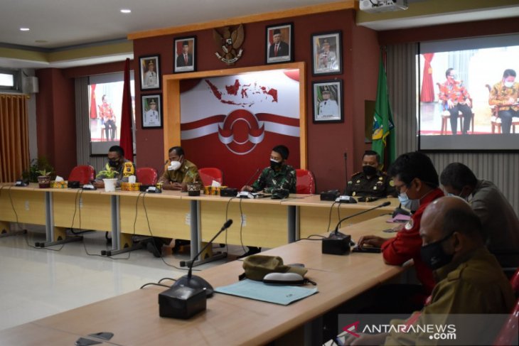 Bupati ingatkan masyarakat tidak lengah di masa transisi