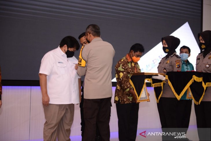 Dirut PT Timah terima Pin Emas Kapolri
