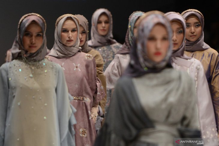 Cantik dan nyaman luar dalam, tren busana era pandemi