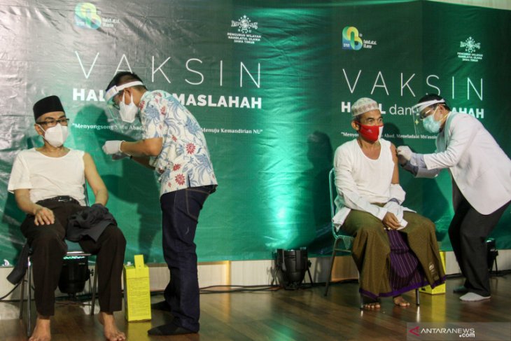 DPRD Surabaya sarankan Dinkes tambah petugas vaksinasi COVID-19