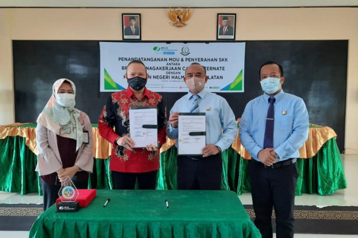 Tingkatkan Kepatuhan JAMSOSTEK Kejari Halsel dan BPJAMSOSTEK Teken Kerjasama