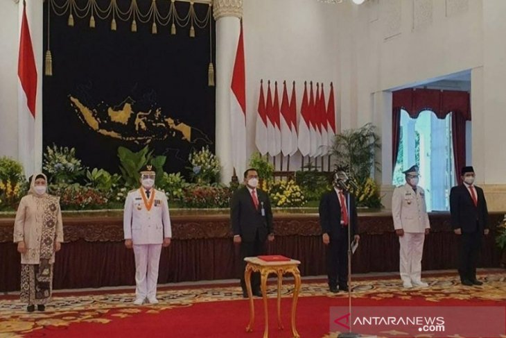 Hari ini Rohidin Mersyah-Rosjonsyah dilantik jadi pemimpin Bengkulu