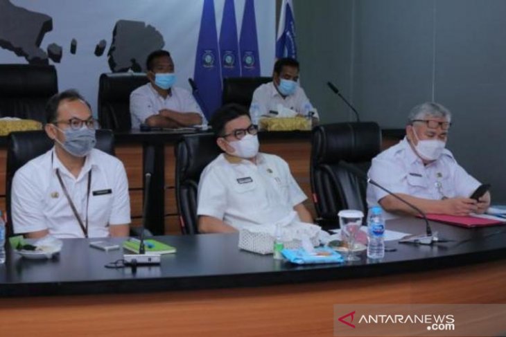 Babel lantik tiga kepala daerah terpilih dengan prokes ketat