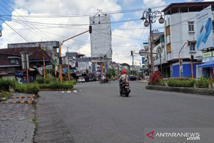 Lampu pengatur lalu lintas jalan nasional tidak berfungsi