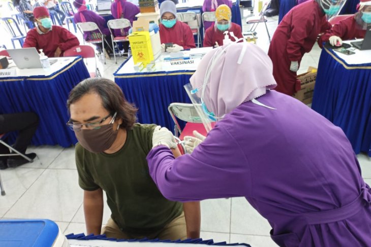 Vaksinasi tahap kedua di Madiun sasar 4.400 pelayan publik