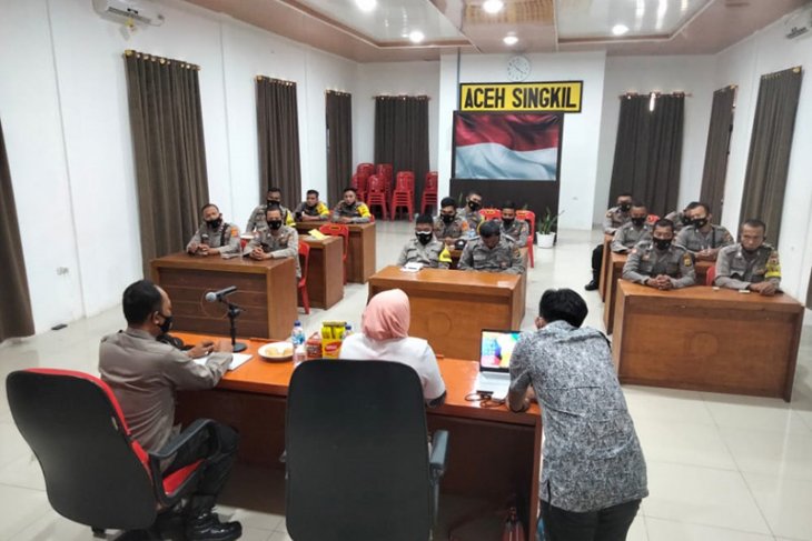 Ratusan polisi dilatih lacak COVID-19