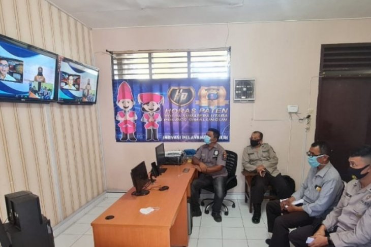 Dirut LKBN Antara narasumber pelatihan publik speaking Polres Simalungun