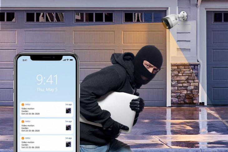 IP Cam saat ini mengarah ke kamera PTZ
