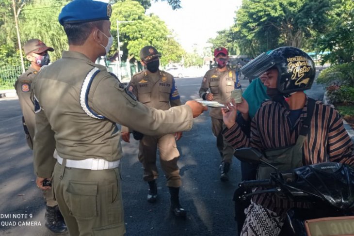 Satgas COVID-19 Lebak kembali bagikan masker ke masyarakat