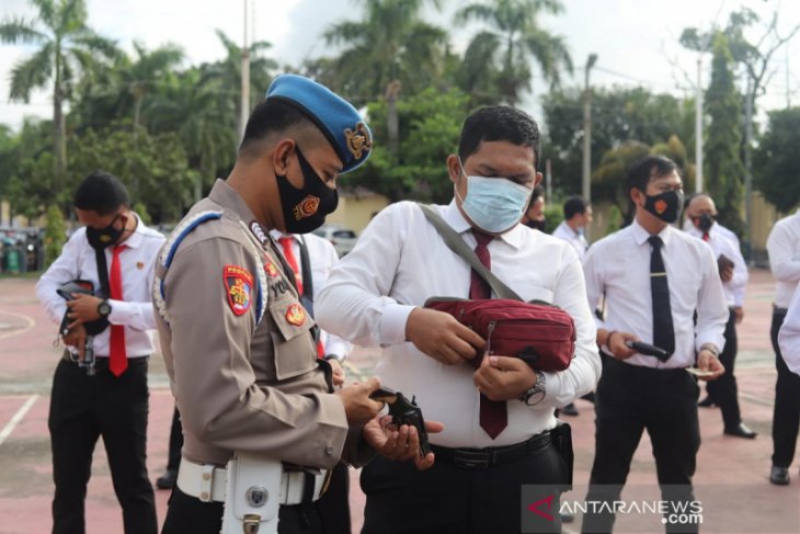 Kapolres Cilegon sidak senjata api anggotanya