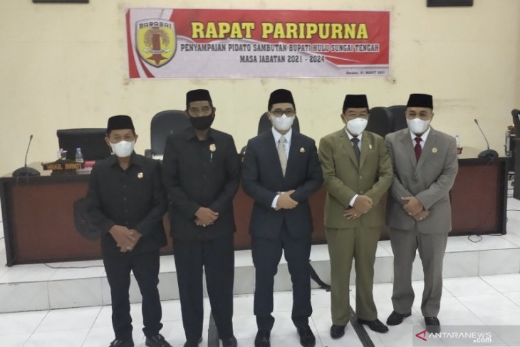 Pidato pertama Bupati Aulia di DPRD HST