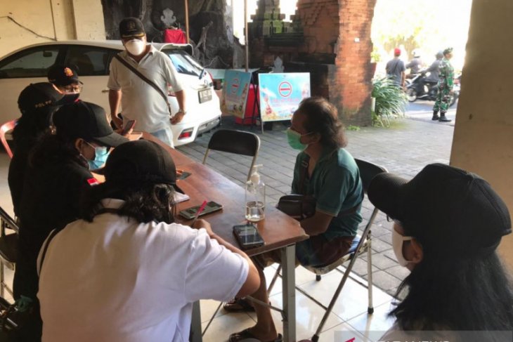 Tim yustisi Denpasar tindak 19 pelanggar prokes