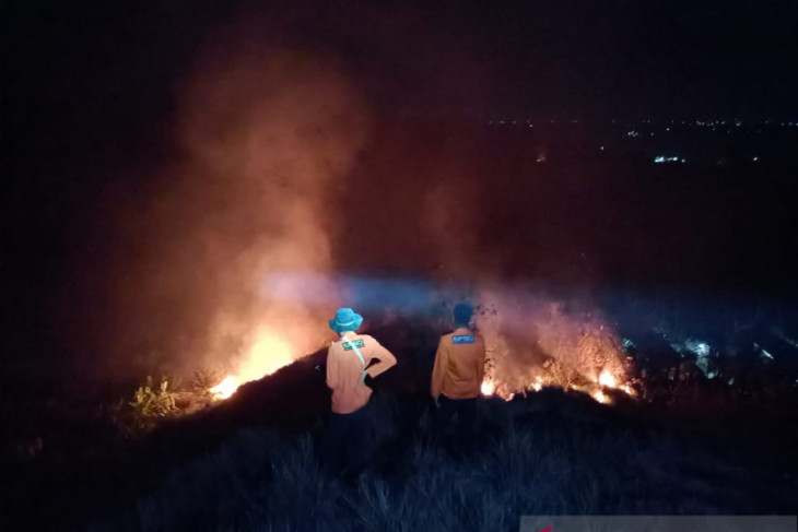 Dua unit rumah semi permanen di sipis-pis terbakar