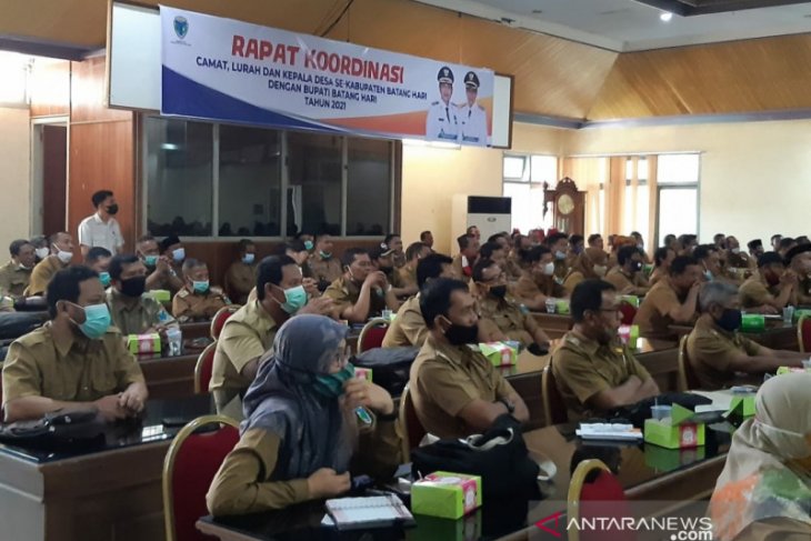 Bupati Fadil kumpulkan lurah dan kepala desa, satukan frekuensi untuk perubahan