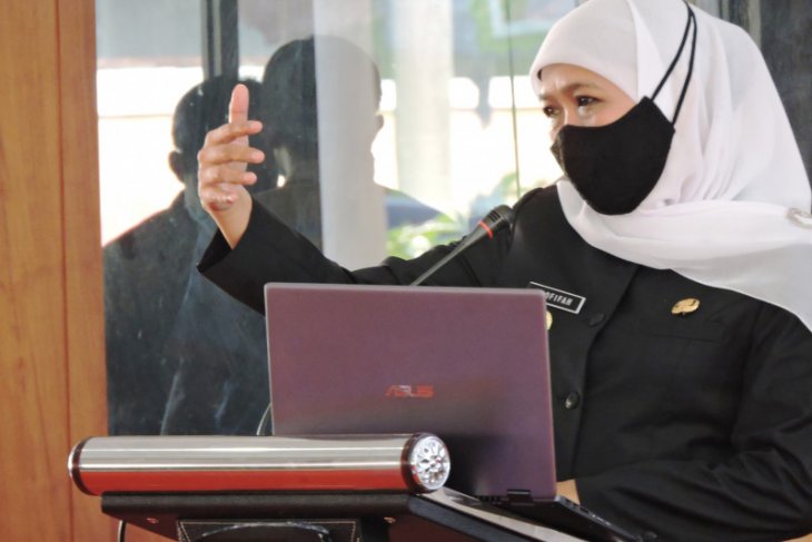 Gubernur Khofifah sebut pertumbuhan ekonomi dari konsumsi rumah tangga capai 4,8 persen