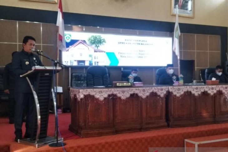 Bupati Balangan sampaikan pidato pertama pada sidang paripurna DPRD