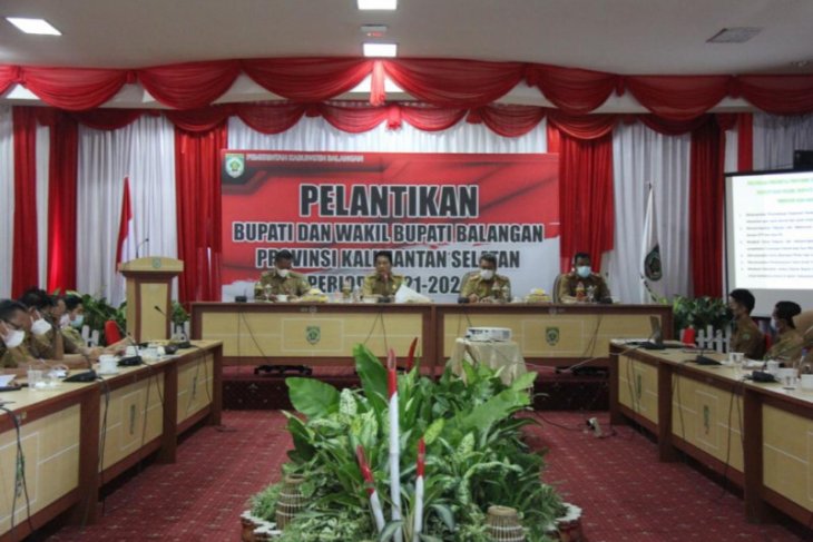 Bupati Balangan Abdul Hadi targetkan dalam dua tahun seluruh jalan mulus