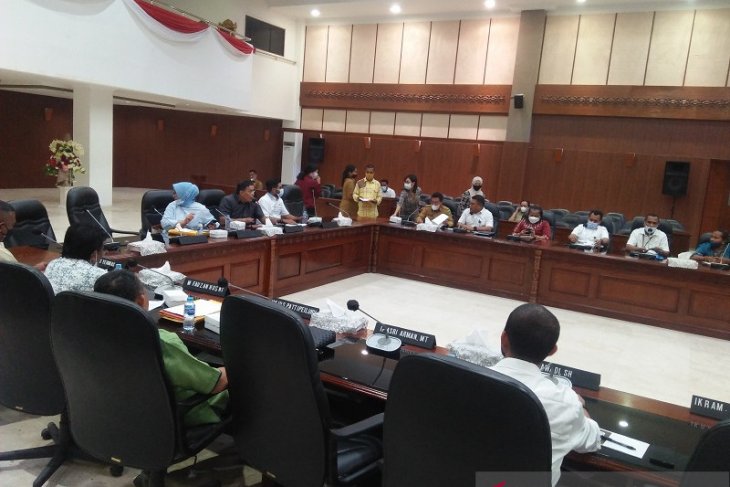 DPRD Rakyat jangan disalahkan dengan proyek BSPS belum rampung