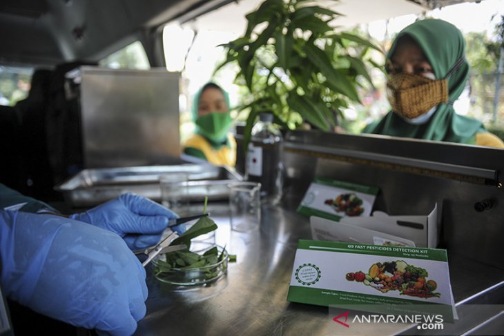 Mobil laboratorium keliling keamanan pangan segar 