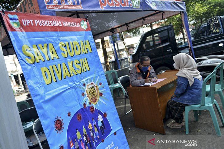 Vaksinasi COVID-19 bagi pedagang pasar 