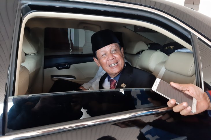Mantan Gubernur Kepri bantah tidak kembalikan mobil dinas
