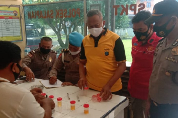 Polsek Salapian Langkat tes urine, 10 personel negatif