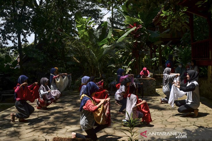 Kelas gratis seni tari tradisional 