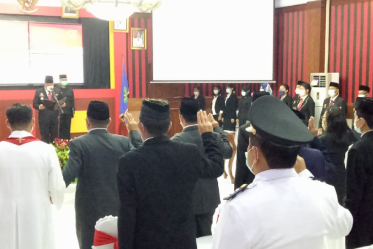 Saat lantik 352 pejabat, Bupati Sanggau ingatkan ini kepada ASN
