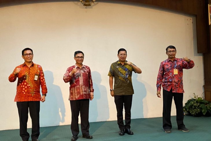Bank Kalsel gandeng PT Pos Indonesia untuk optimalkan pelayanan nasabah