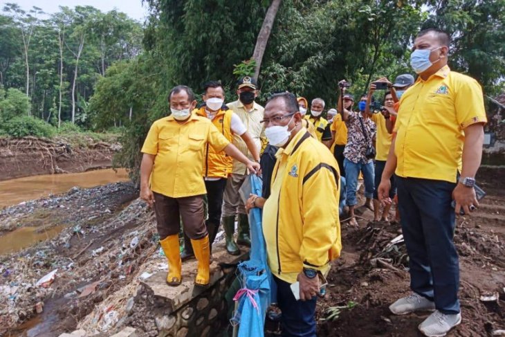 Tanggul jebol di Probolinggo, Golkar Jatim minta pengurus dan legislator cari solusi