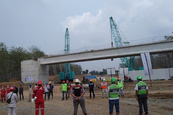 Pembangunan jalan tol Kuala Tanjung - Pematangsiantar